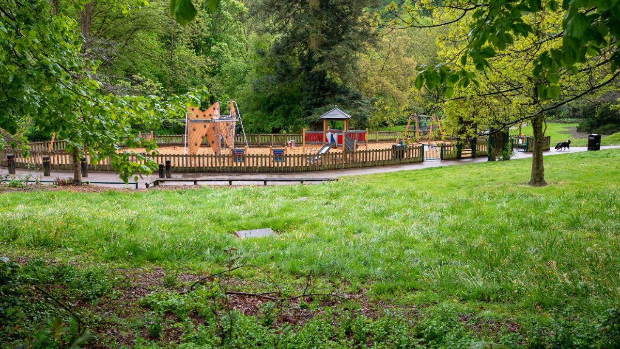 School Path Ironbridge Home With Roof Terrace Εξωτερικό φωτογραφία